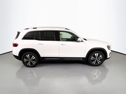 Used 2025 Mercedes-Benz GLB 250 image 8