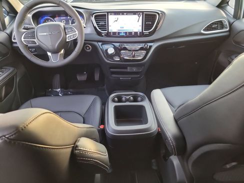 New 2026 Chrysler Voyager LX FWD image 16
