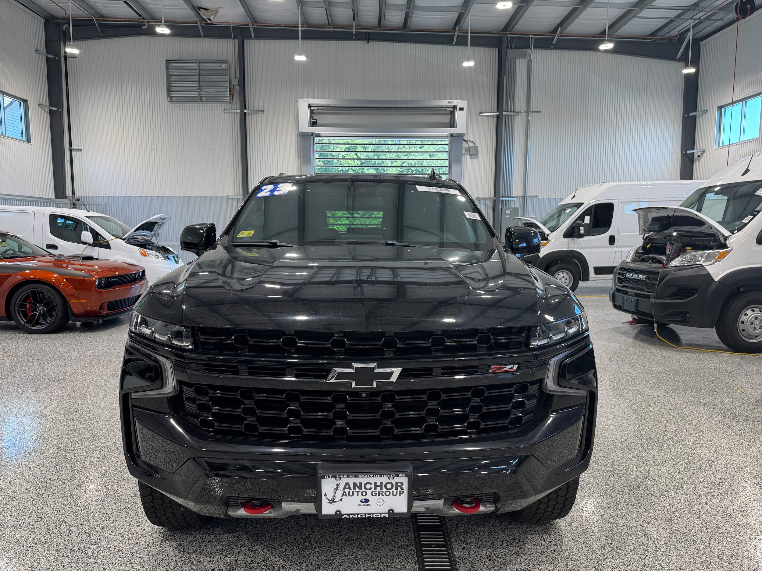 Used 2023 Chevrolet Suburban Z71 w/ Luxury Package AWD/4WD image 4