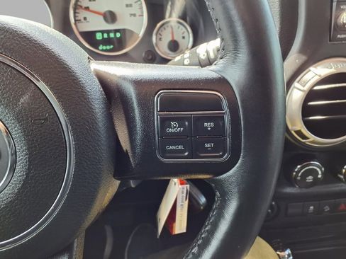 Used 2018 Jeep Wrangler Unlimited Sahara AWD/4WD image 13