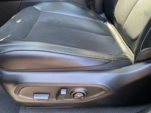 Certified 2025 Jeep Grand Cherokee Altitude AWD/4WD image 26