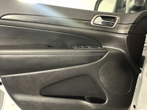 Used 2021 Jeep Grand Cherokee Freedom Edition image 15