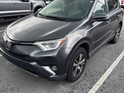 Used 2017 Toyota RAV4 XLE FWD image 6