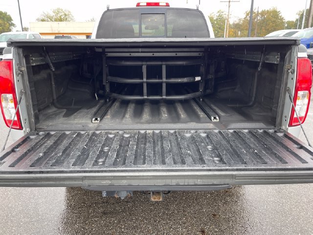 Used 2012 Nissan Frontier SV w/ SV Premium Utility Pkg AWD/4WD image 25