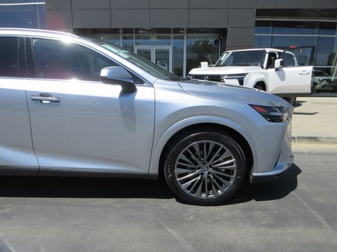 Used 2025 Lexus RX 450h AWD w/ Convenience Package image 12