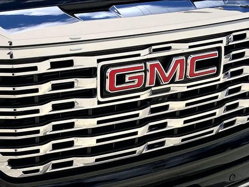 Used 2026 GMC Sierra 1500 Denali w/ Technology Package AWD/4WD image 33