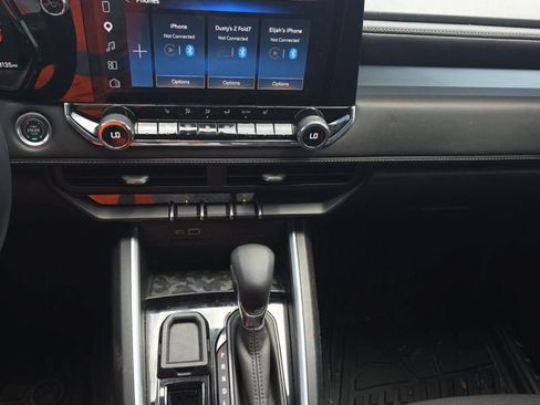 Used 2025 Chevrolet Colorado W/T w/ WT Convenience Package II RWD image 10