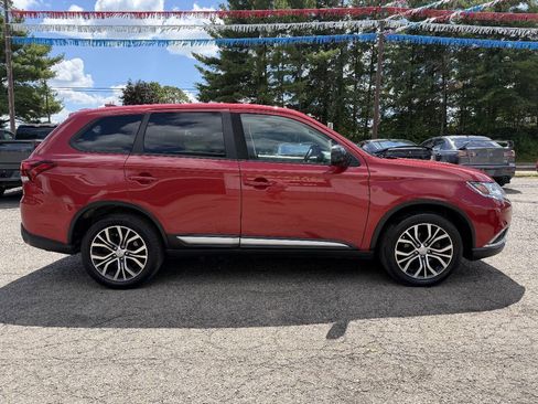 Used 2018 Mitsubishi Outlander ES AWD/4WD image 4