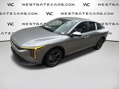New 2025 Kia K4 LXS