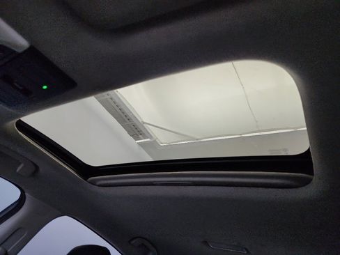 Used 2022 Nissan Sentra SR w/ SR Premium Package FWD image 28