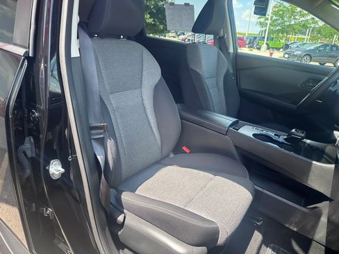 Used 2021 Nissan Rogue S FWD image 11