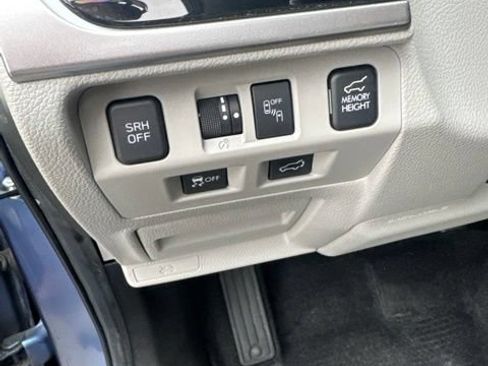 Used 2017 Subaru Forester 2.5i Limited AWD/4WD image 16