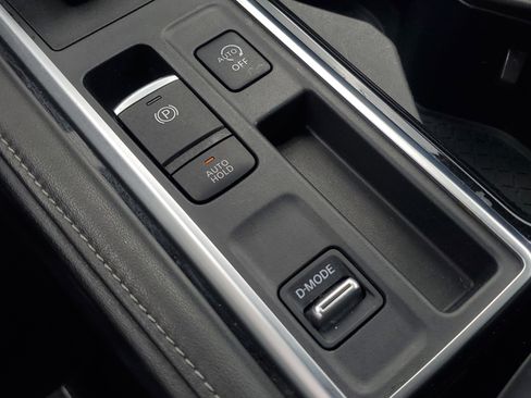 Used 2023 Nissan Pathfinder SL w/ SL Premium Package FWD image 8