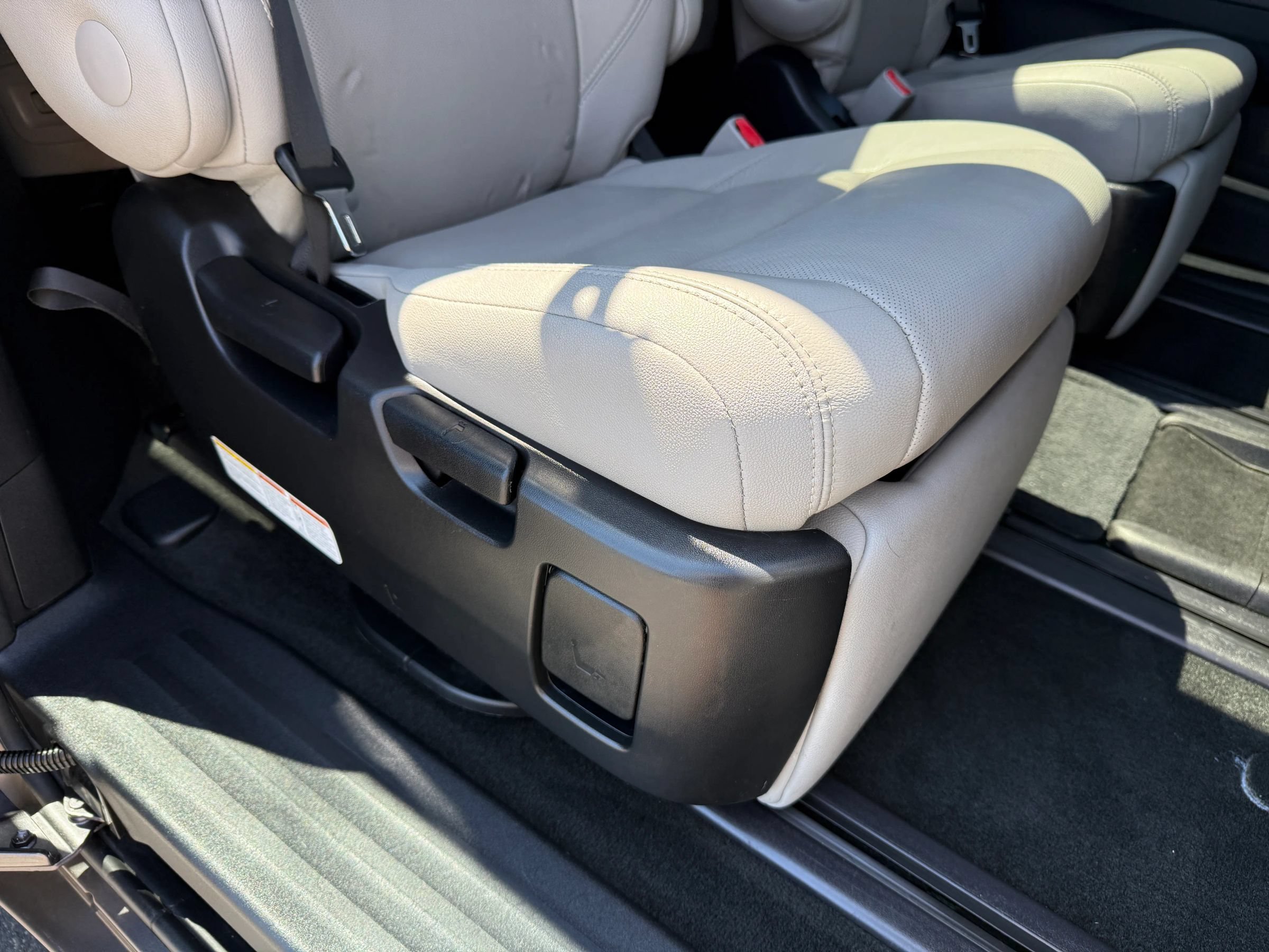 Used 2015 Toyota Sienna Limited FWD image 22