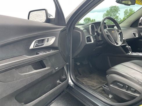 Used 2017 Chevrolet Equinox Premier w/ Enhanced Convenience Package FWD image 16