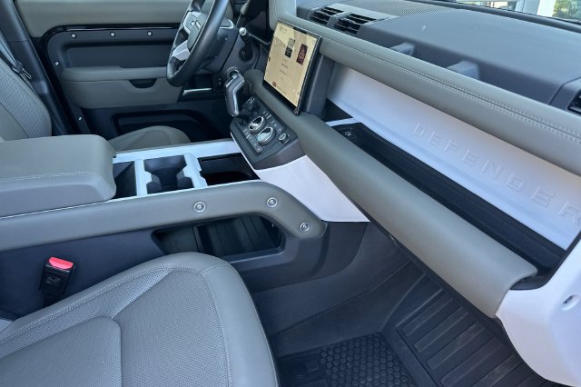Certified 2025 Land Rover Defender 110 S AWD/4WD image 15