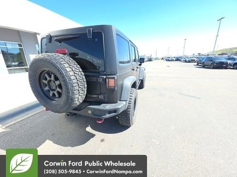 Used 2016 Jeep Wrangler Unlimited Rubicon w/ Dual Top Group image 12