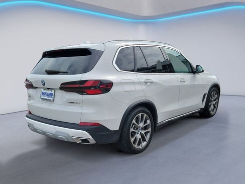 Certified 2025 BMW X5 xDrive50e w/ Premium Package image 4