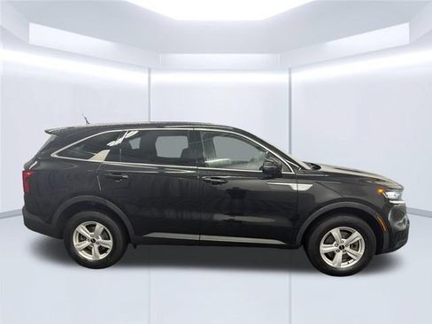 Certified 2023 Kia Sorento LX AWD/4WD image 5