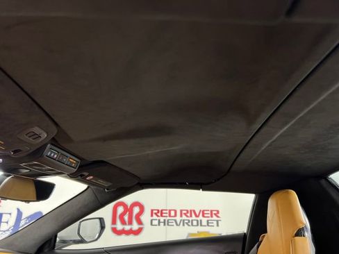 Used 2025 Chevrolet Corvette Stingray Premium Conv w/ Z51 Performance Package image 22