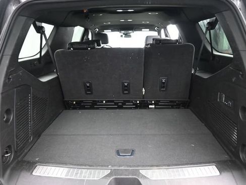 Used 2025 GMC Yukon XL Denali AWD/4WD image 6