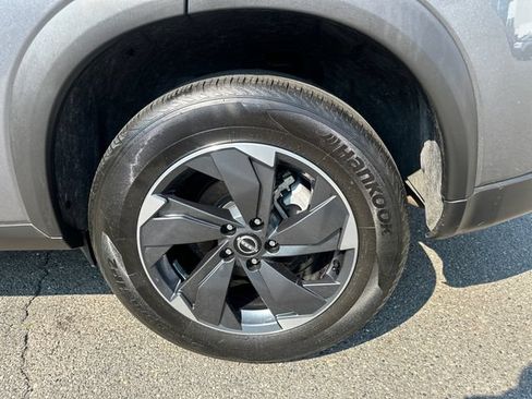Used 2025 Nissan Rogue SV AWD/4WD image 13
