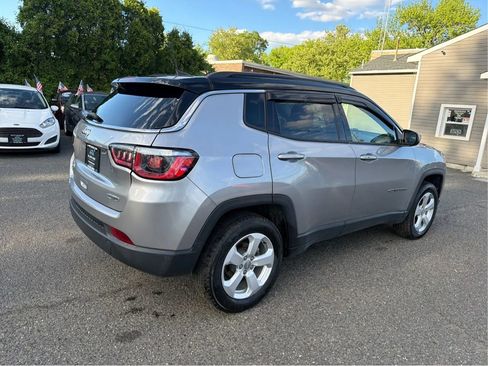 Used 2018 Jeep Compass Latitude w/ Popular Equipment Group AWD/4WD image 7