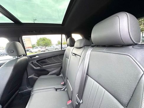 Used 2023 Volkswagen Tiguan SE R-Line FWD image 20