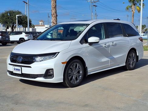 New 2026 Honda Odyssey Touring image 3