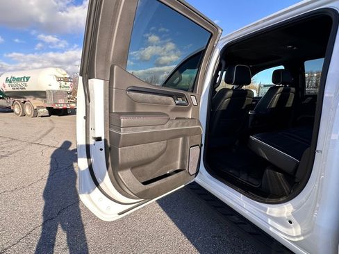 Used 2022 GMC Sierra 1500 AT4X image 24