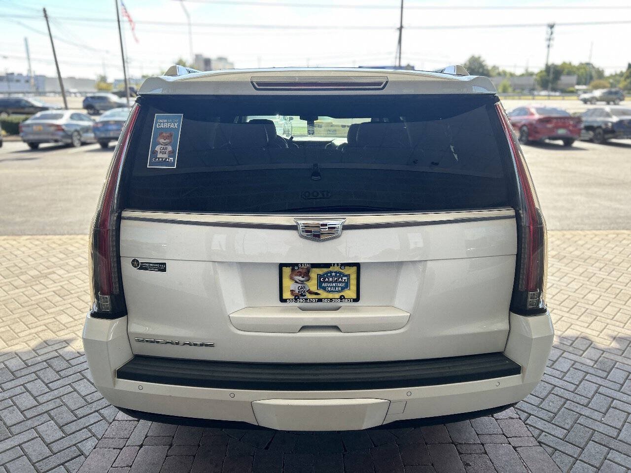 Used 2017 Cadillac Escalade ESV Luxury AWD/4WD image 13