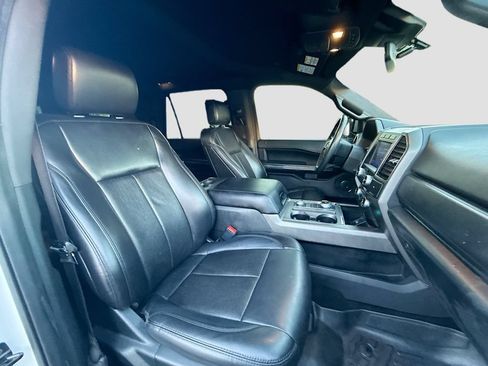 Used 2020 Ford Expedition XLT w/ Equipment Group 201A AWD/4WD image 32