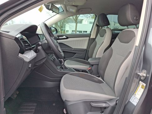 Certified 2022 Volkswagen Taos S image 14