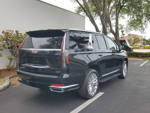 Used 2023 Cadillac Escalade Premium Luxury w/ Performance Package image 5