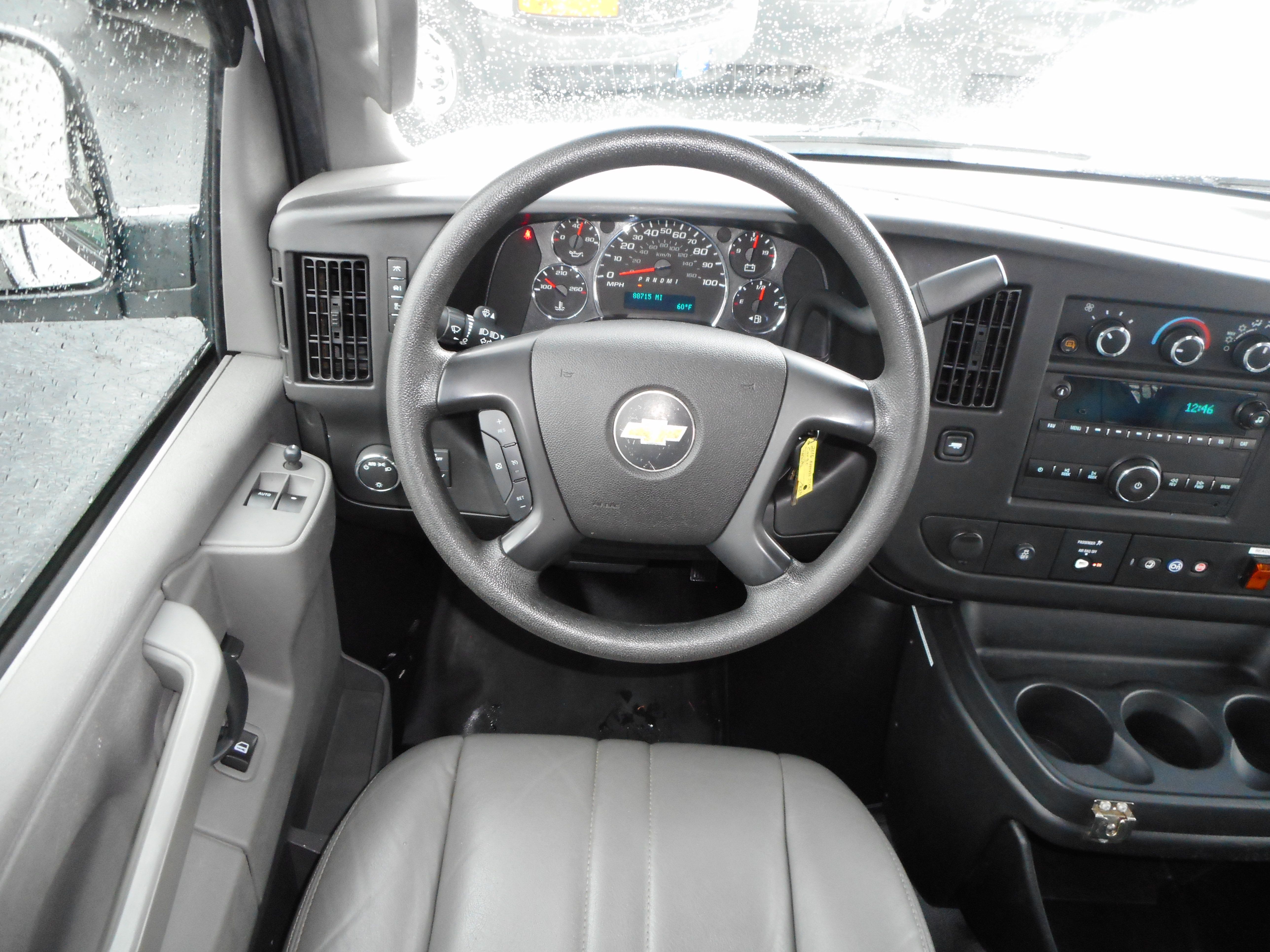Used 2016 Chevrolet Express 2500 RWD image 22