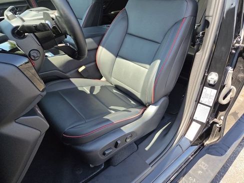 Used 2025 Chevrolet Silverado EV RST AWD/4WD image 26