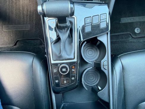 Used 2025 Kia Sportage EX FWD image 25