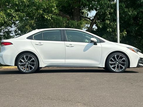Used 2020 Toyota Corolla SE w/ SE Premium Package FWD image 8