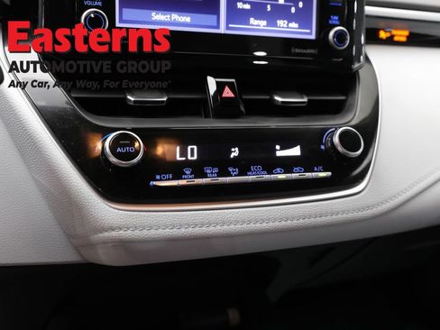 Used 2022 Toyota Corolla SE FWD image 19