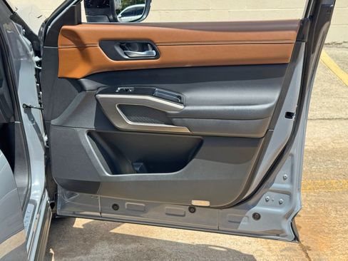 Used 2022 Nissan Pathfinder Platinum w/ Cargo Package FWD image 45