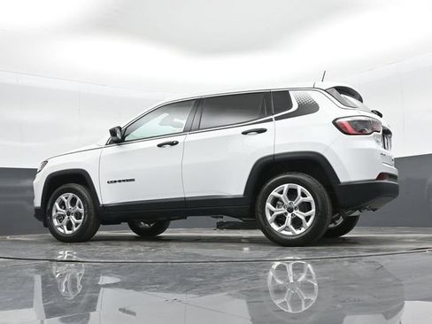 Used 2025 Jeep Compass Sport w/ Mopar Graphics Package AWD/4WD image 37