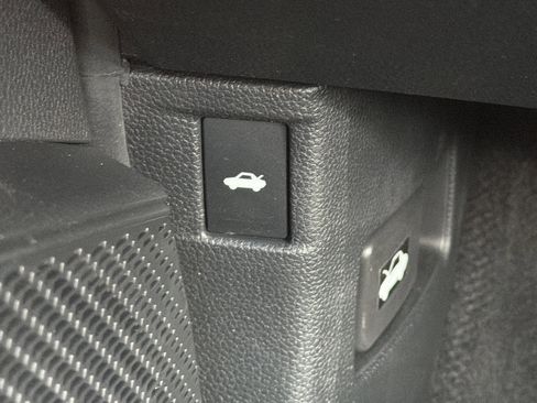 Certified 2025 Honda Accord SE image 12