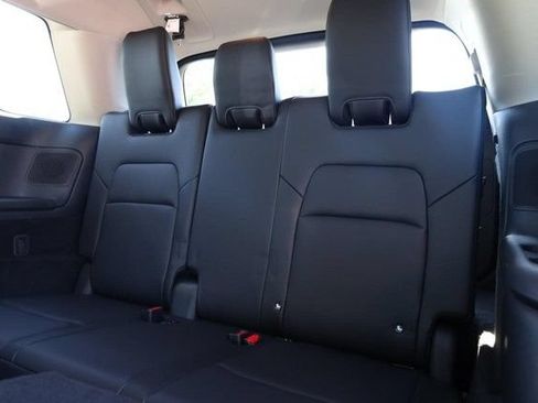 Certified 2025 Nissan Pathfinder SL w/ SL Premium Package FWD image 30