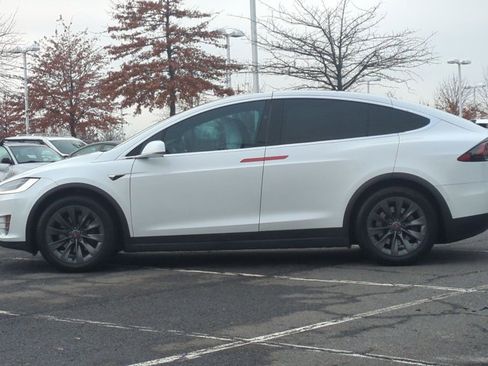 Used 2018 Tesla Model X P100D image 9