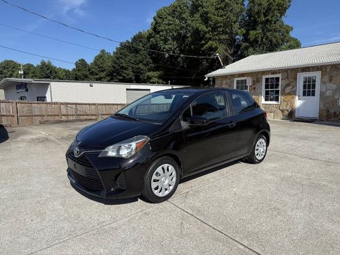 Used 2015 Toyota Yaris L FWD image 3