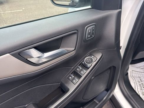 Certified 2022 Ford Escape SEL w/ Technology Package image 15