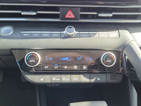Used 2021 Hyundai Elantra Limited FWD image 34