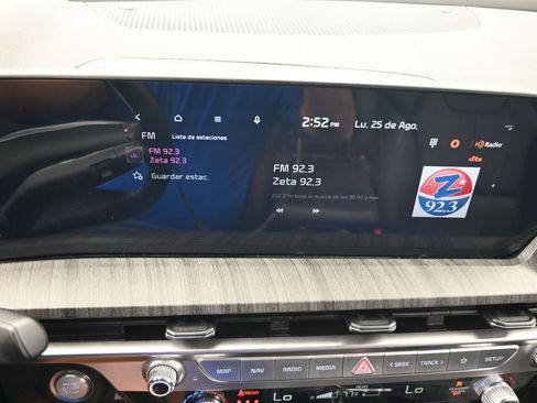 Used 2024 Kia Telluride EX image 25