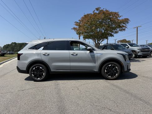 New 2025 Kia Sorento S w/ Panoramic Sunroof Package image 5