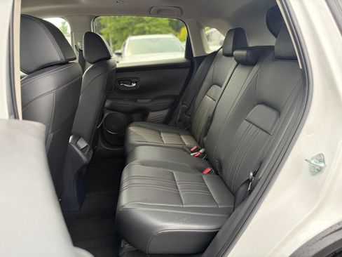 Used 2023 Honda HR-V EX-L image 10